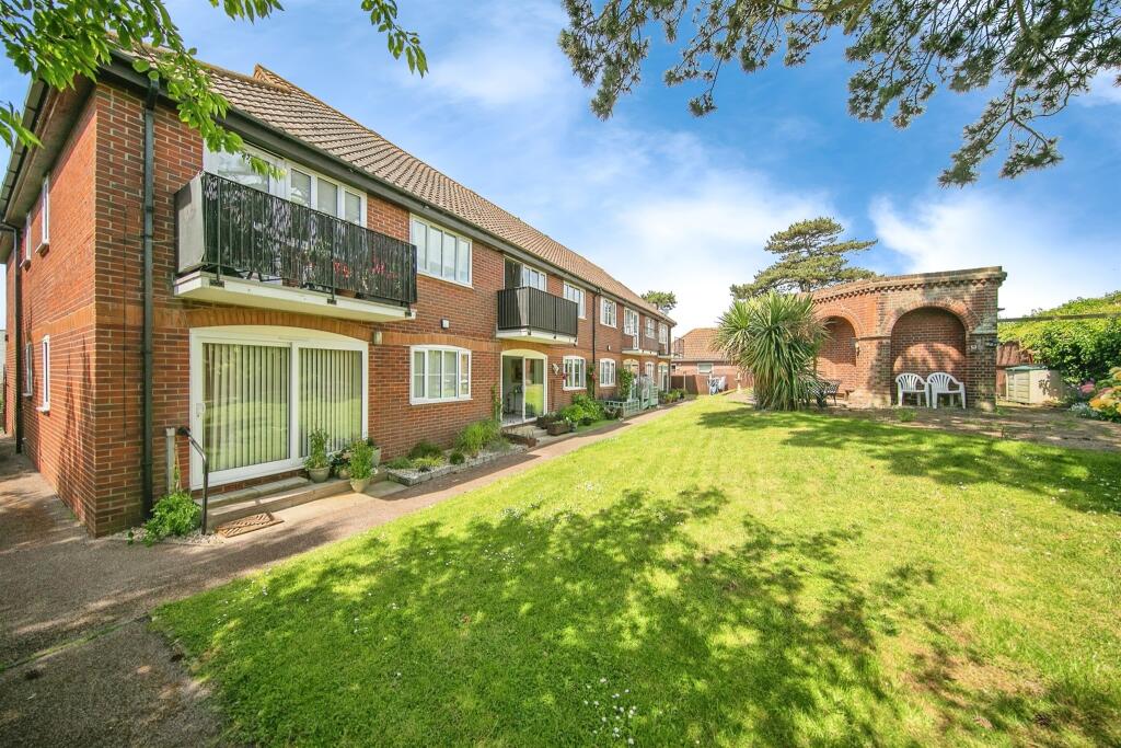 Additional image 9 of Louise Close, Walton On The Naze