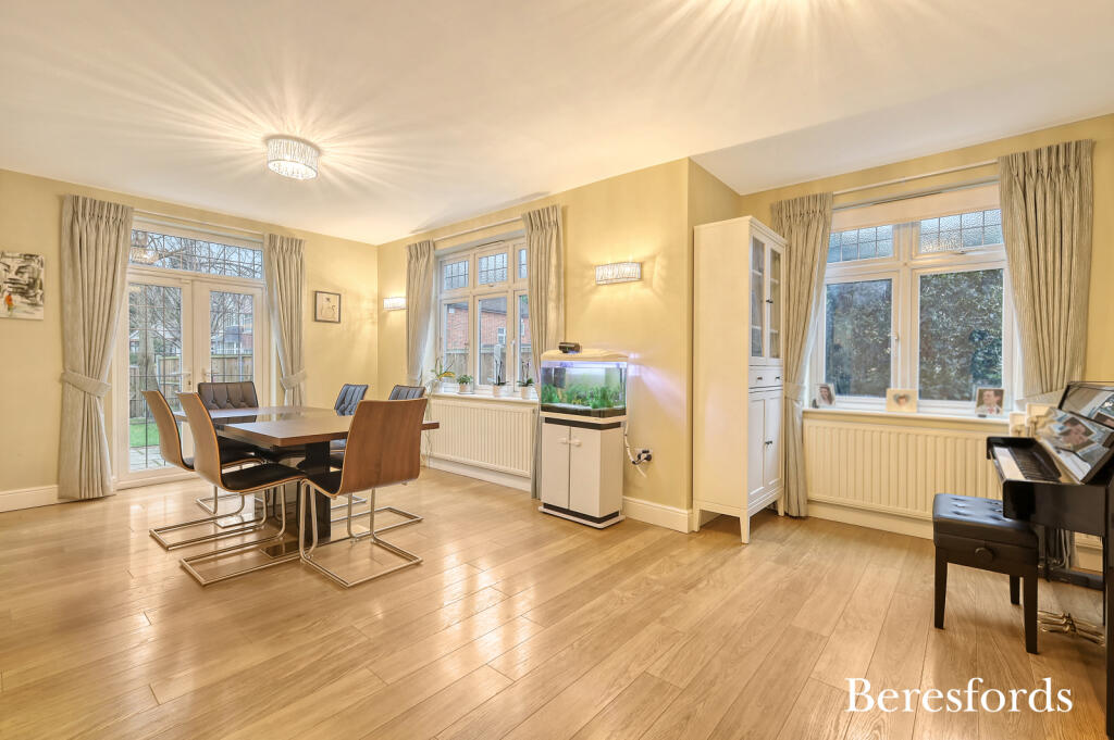 Additional image 4 of The Close, Rose Valley, CM14