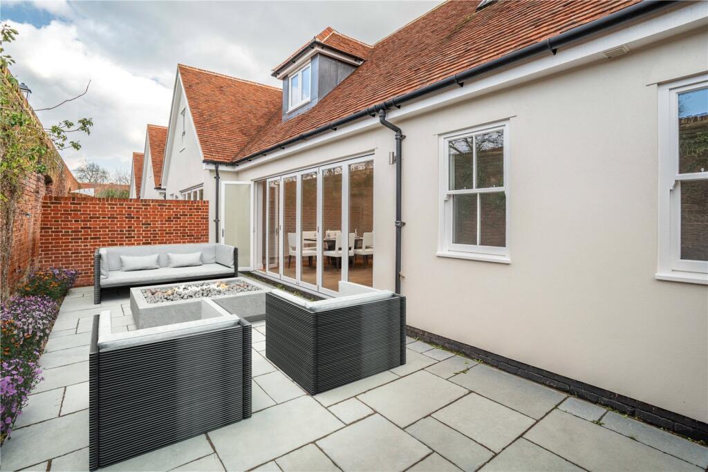 Additional image 3 of Brizes Park, Ongar Road, Kelvedon Hatch, Brentwood, CM14