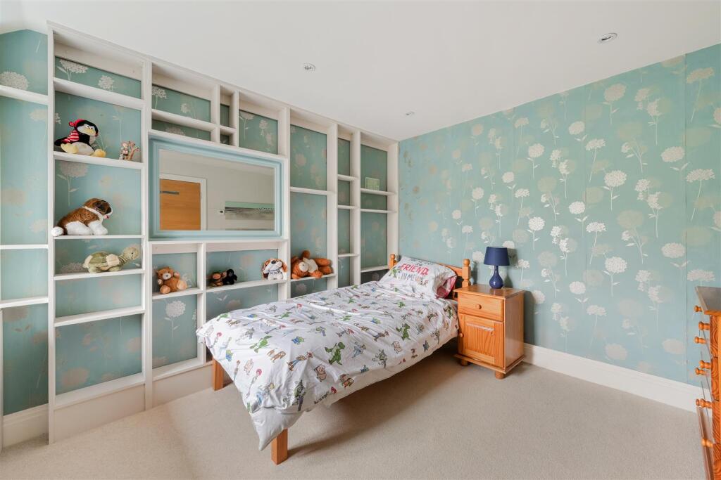 Additional image 15 of High Oaks Close, Coulsdon
