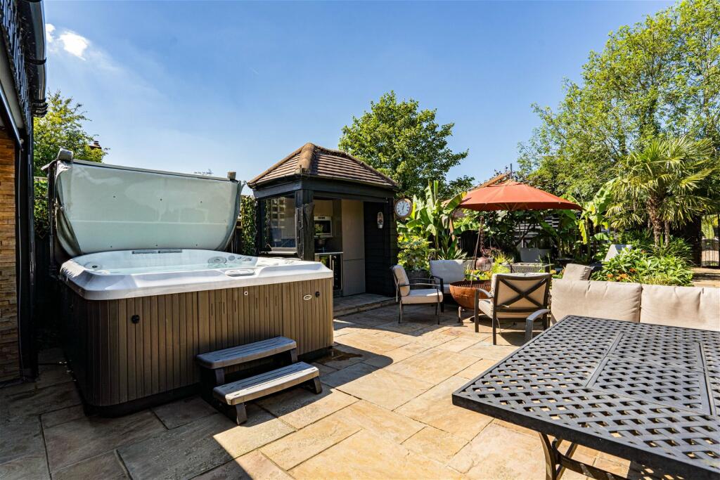 Additional image 29 of Mansfield, High Wych, Sawbridgeworth, CM21 0JT