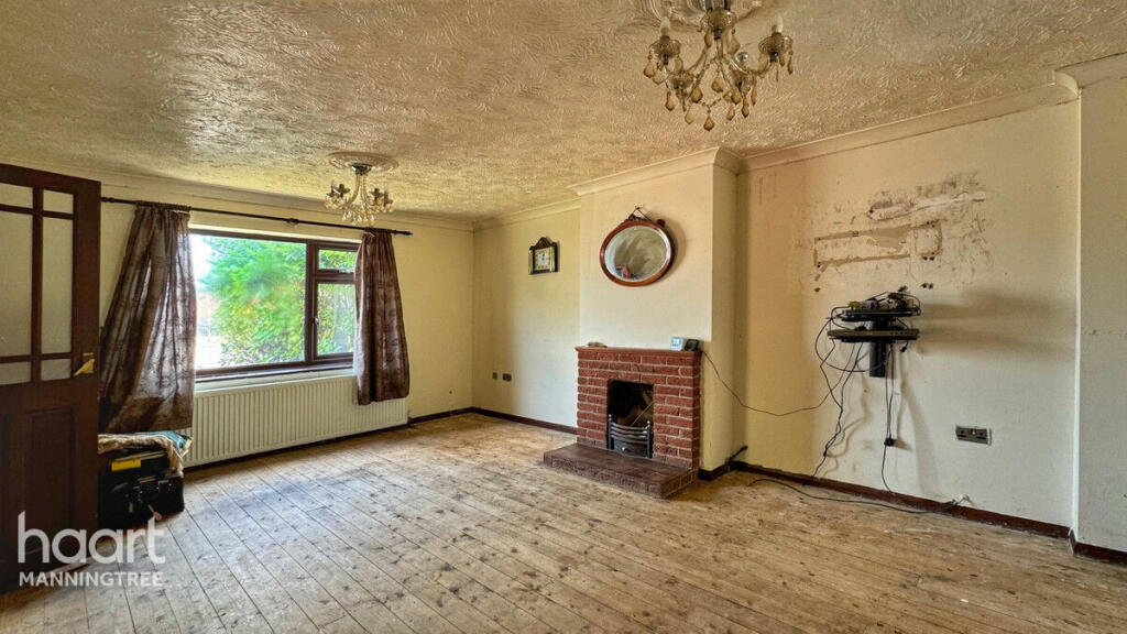 Additional image 16 of Stour View Avenue, Mistley, Manningtree, Essex