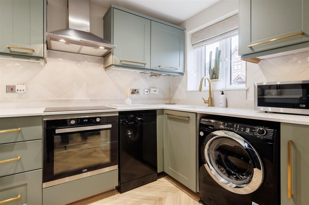 Additional image 8 of Green Close, Epping Green, Epping