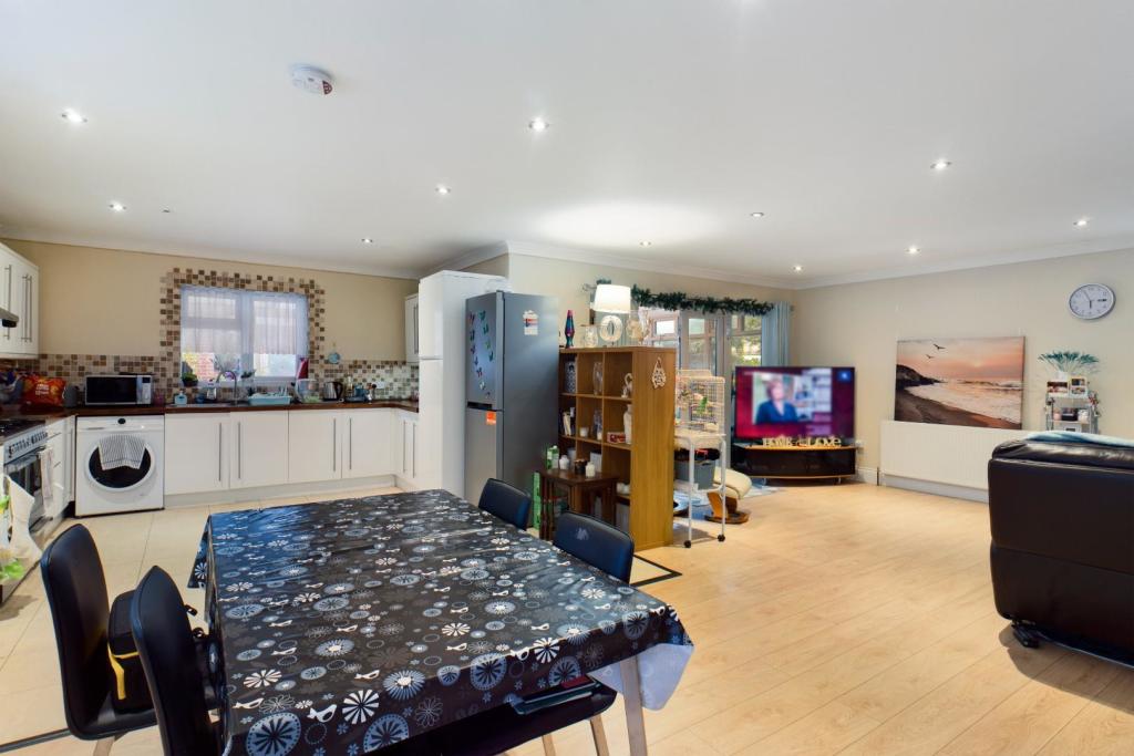 Additional image 6 of Doddinghurst Road, Doddinghurst, Brentwood