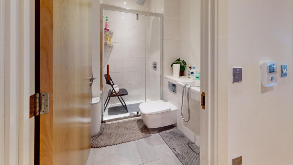 Additional image 18 of Cherry Orchard Road, Croydon, CR0