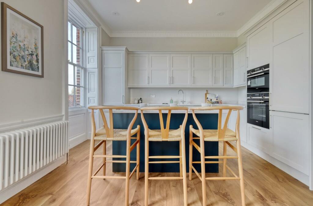 Additional image 4 of Brizes Park, Kelvedon Hatch