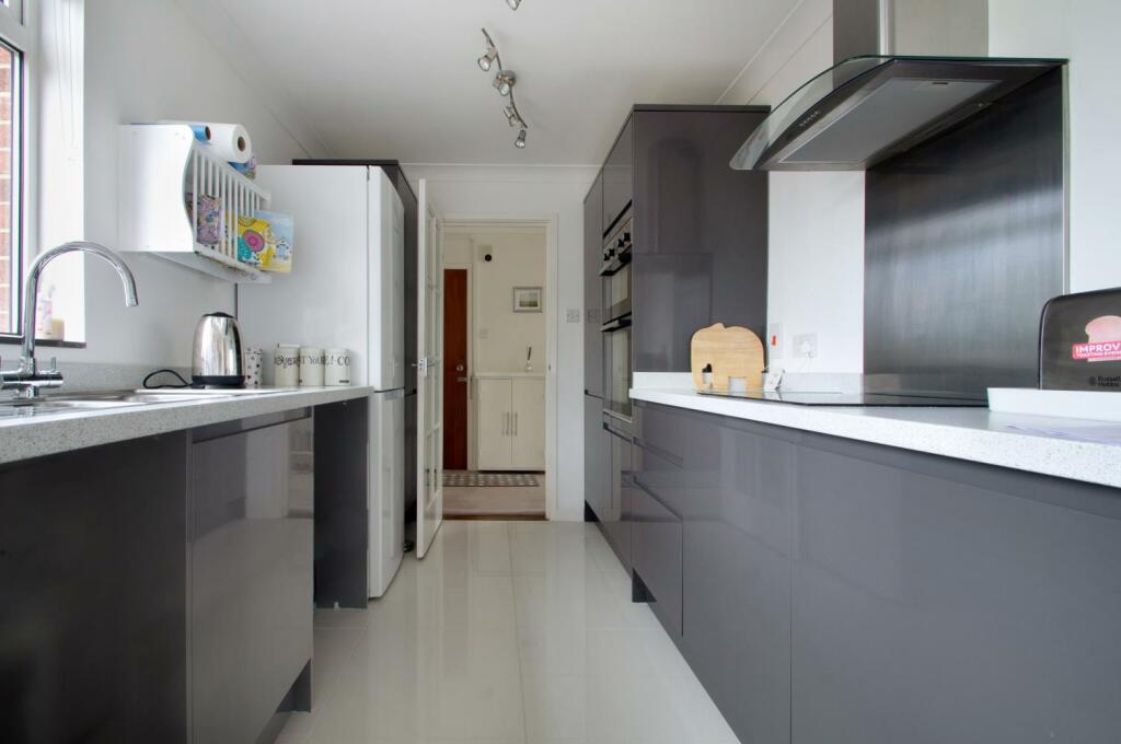 Additional image 4 of Forres, Frinton on Sea