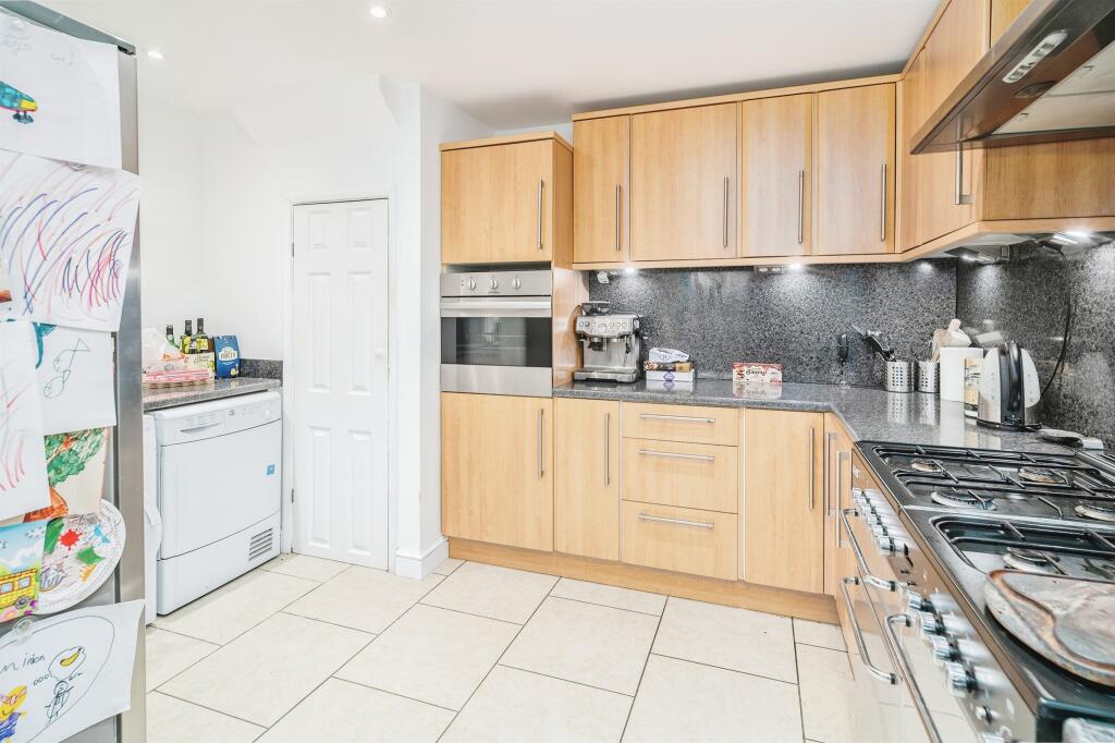 Additional image 4 of Hookfield, Harlow