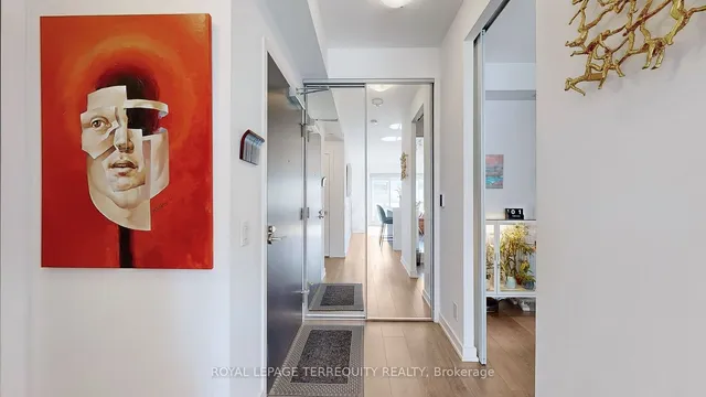 Additional image 3 of 609 Avenue Rd Unit 906