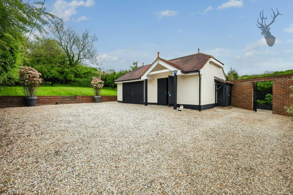 Additional image 24 of Mount End, Theydon Mount, Epping