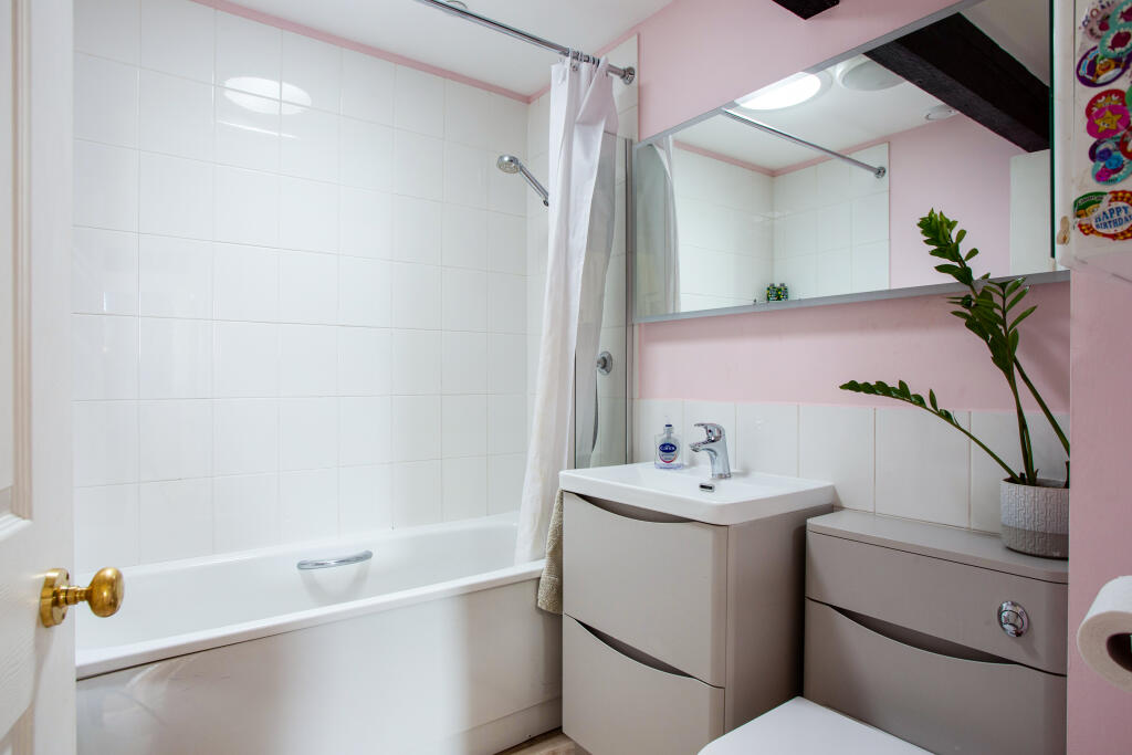 Additional image 14 of Pilgrims Lane, Caterham, CR3