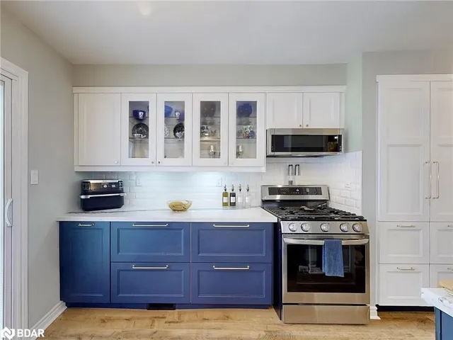 Additional image 14 of 16 Edinborough Crt