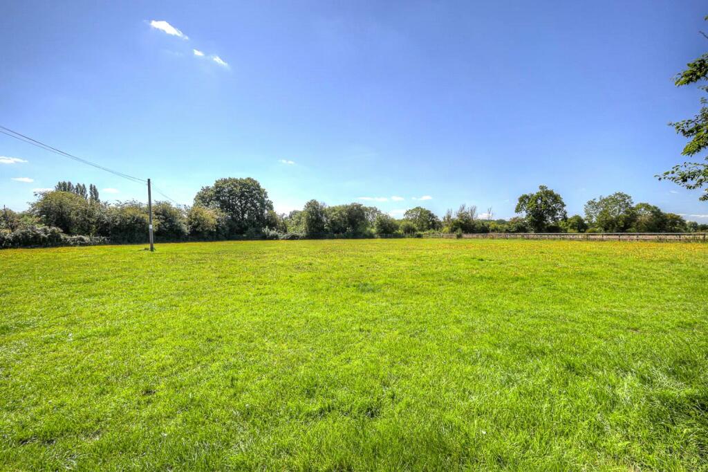 Additional image 27 of Doddinghurst Road, Pilgrims Hatch, CM15