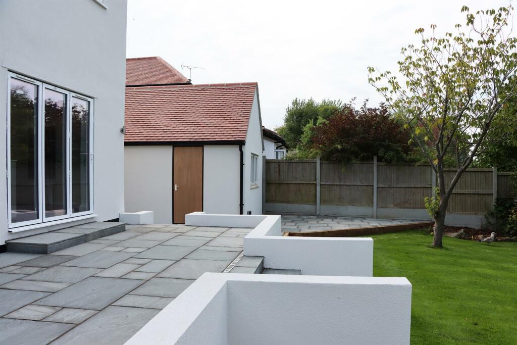 Additional image 21 of Ashlyns Road, Frinton-On-Sea