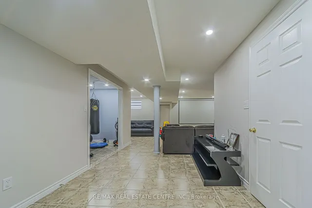 Additional image 37 of 92 Oaklea Blvd