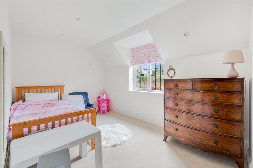 Additional image 14 of High Oaks Close, Coulsdon