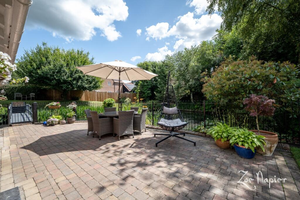 Additional image 16 of Bocking