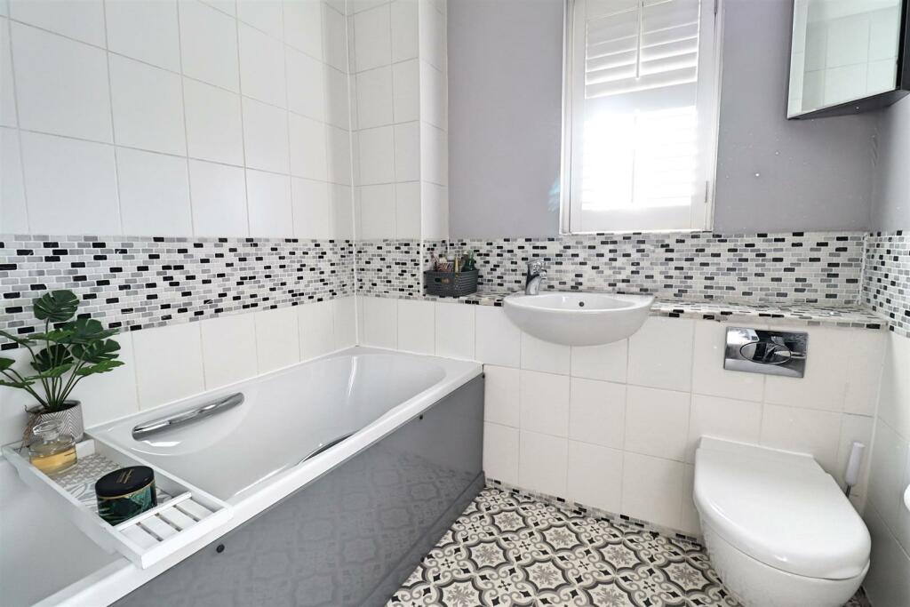 Additional image 22 of Clevedon Close, Great Notley