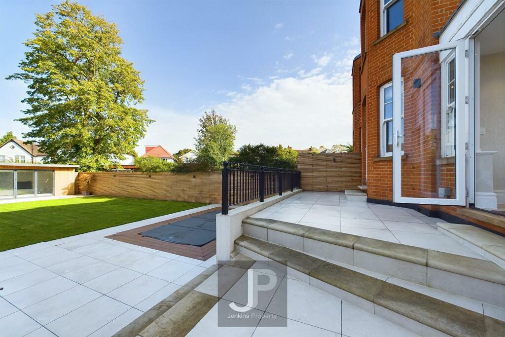 Additional image 18 of Robin Hood Road, Brentwood