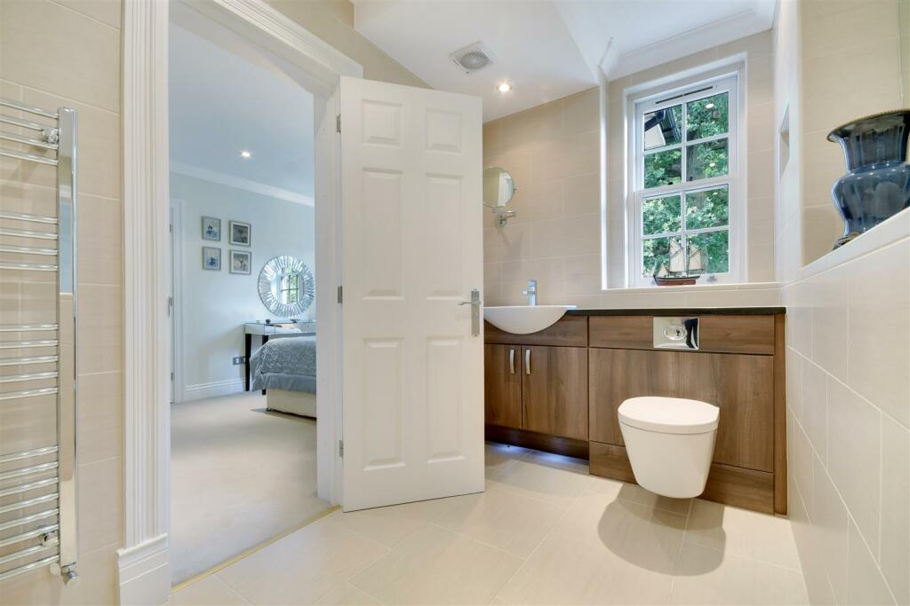 Additional image 28 of Thorndon Approach, Herongate, Brentwood