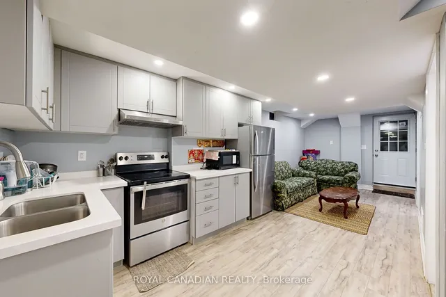 Additional image 31 of 11 Revelstoke Pl