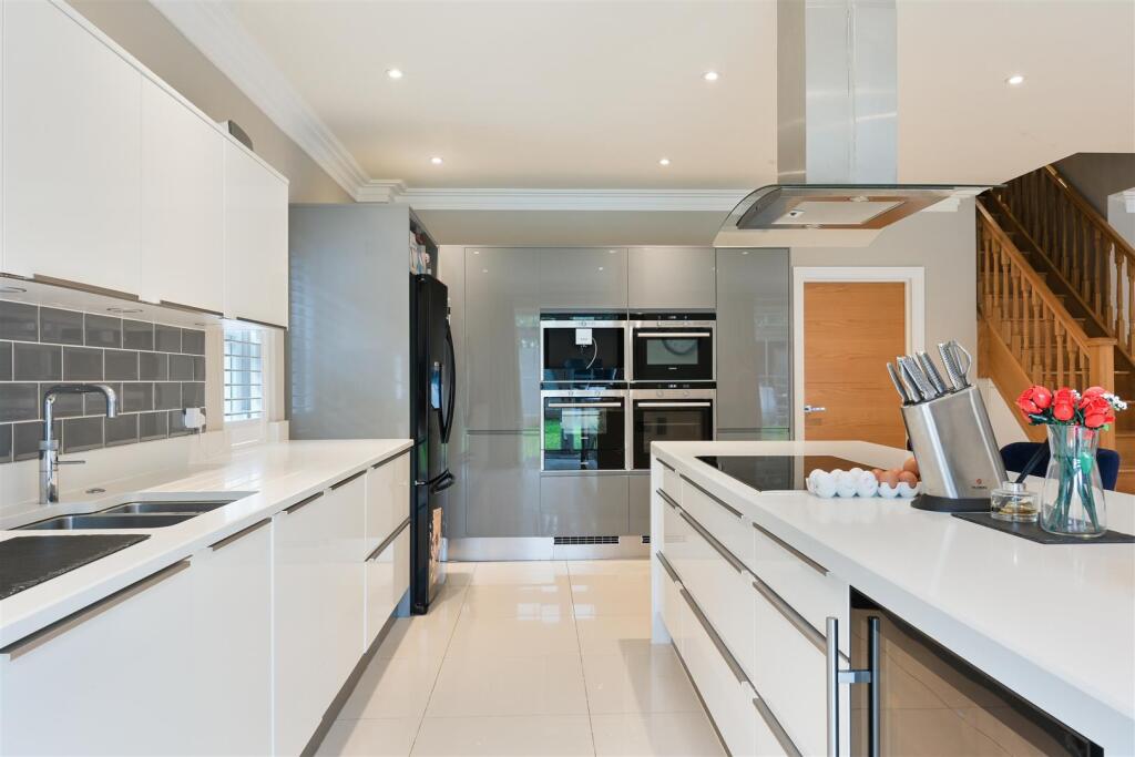 Additional image 48 of High Oaks Close, Coulsdon
