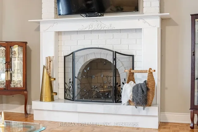 Additional image 33 of 14 Capstan Crt