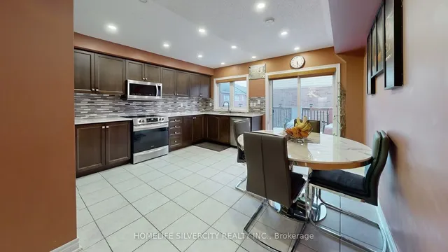 Additional image 12 of 41 Padbury Tr