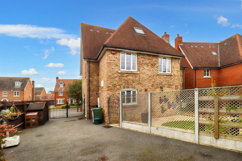 Additional image 29 of Queenborough Lane, Great Notley, Braintree
