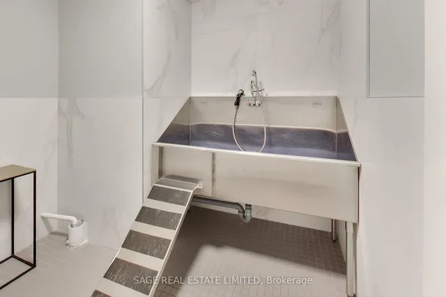 Additional image 31 of 3 Southvale Dr Unit 206