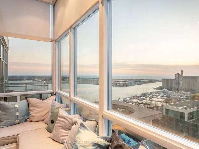 Additional image 11 of 410 Queens Quay Unit UPH3