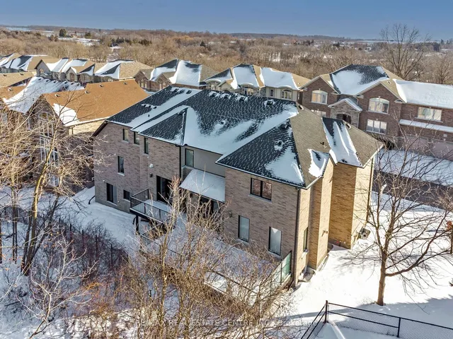 Additional image 27 of 258 Edgewater Cres Unit 4