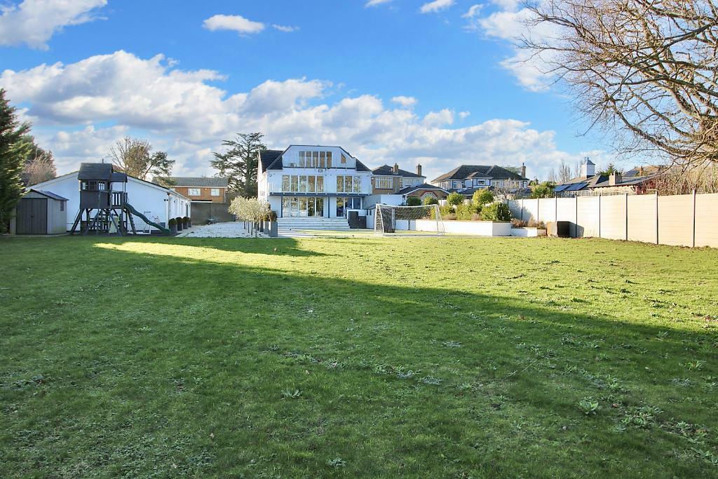 Additional image 32 of Noak Hill Road, Billericay