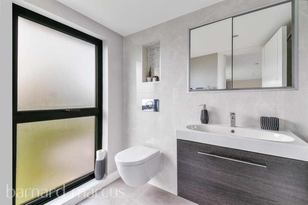 Additional image 8 of Elmfield Way, South Croydon