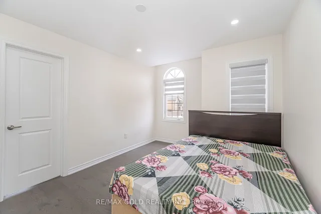 Additional image 25 of 2 Jenwood Cres