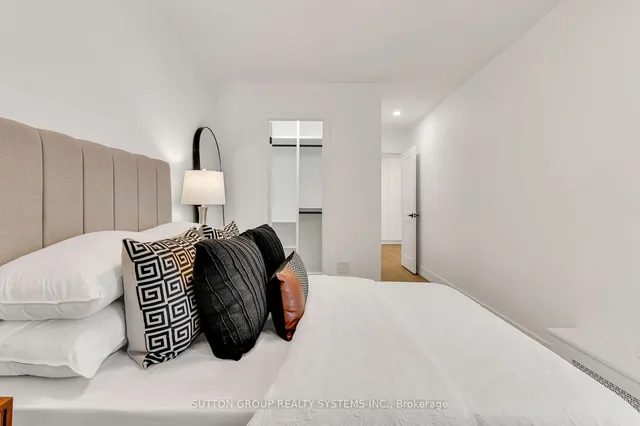 Additional image 31 of 60 Southport St Unit 912