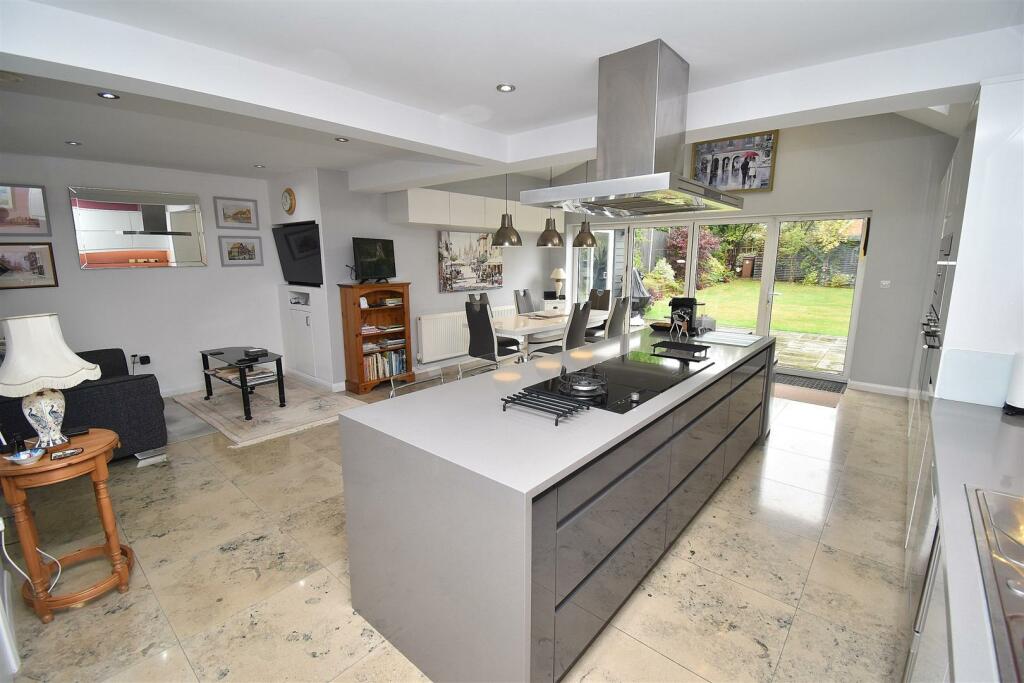 Additional image 3 of Runsell Close, Danbury