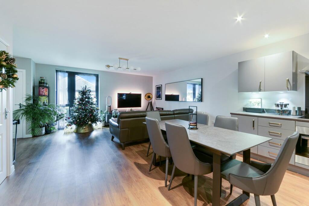 Additional image 2 of Iron Railway Close, Coulsdon, Surrey, CR5 3LF