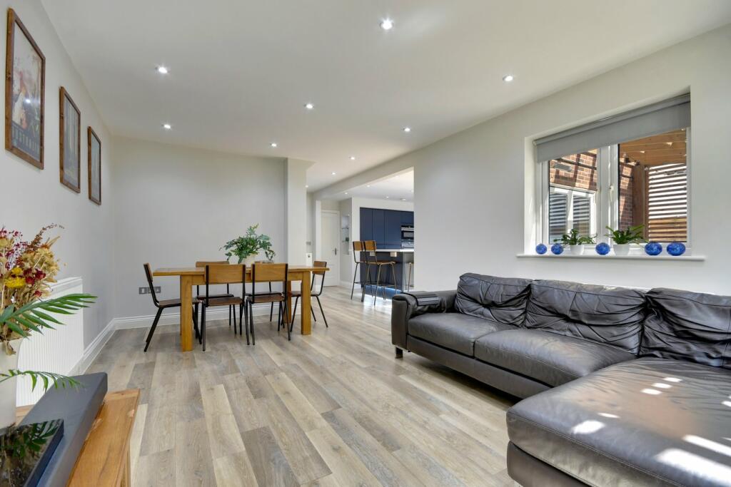 Additional image 11 of The Avenue, Brentwood, CM13