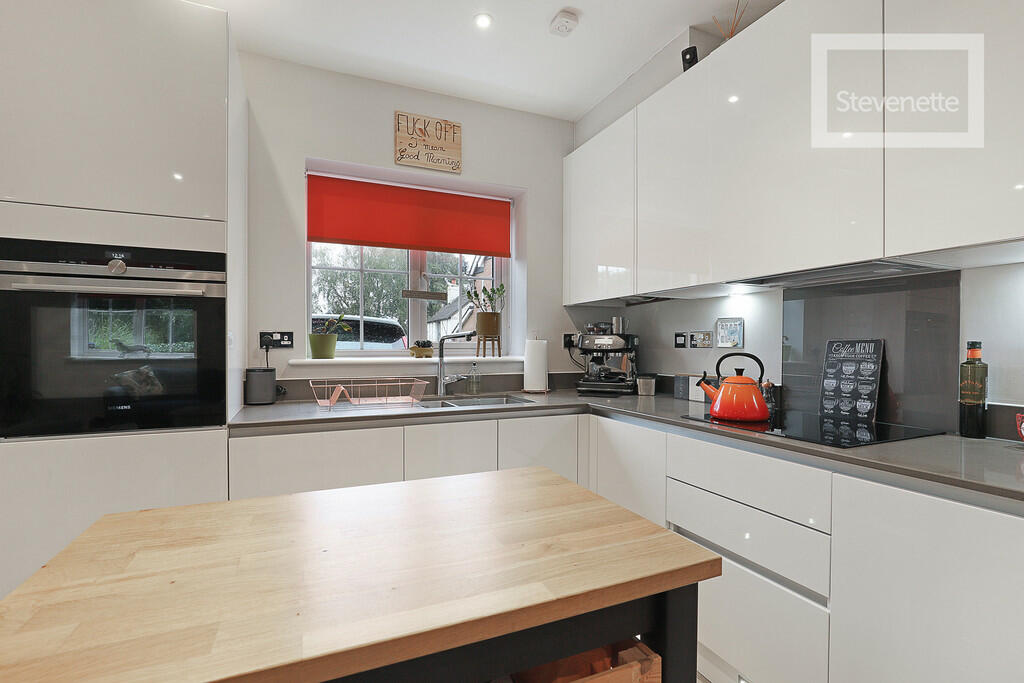 Additional image 9 of Chestnut Mews, Theydon Bois