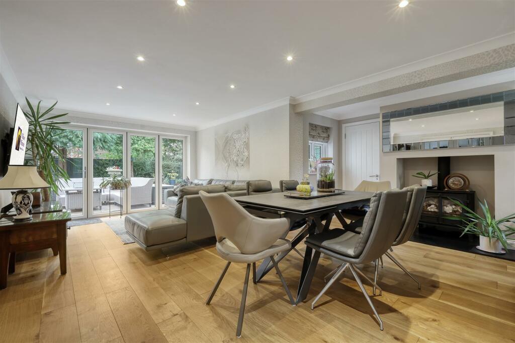 Additional image 36 of Stunning Detached Cottage:  Roydon