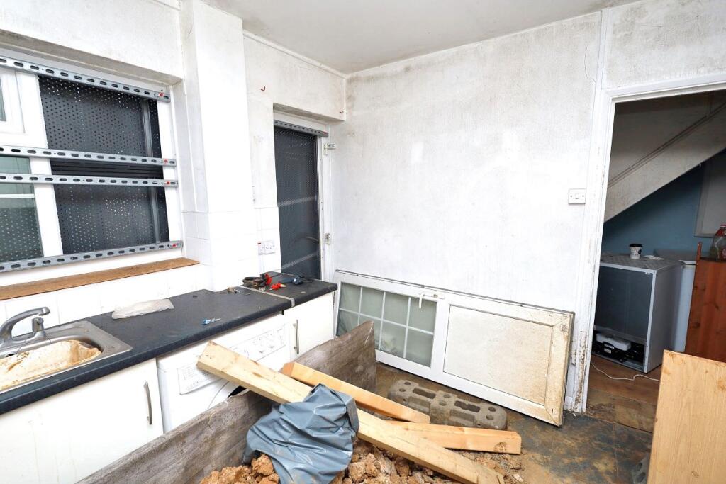 Additional image 5 of 10 Saxon Close, Brentwood, CM13 2EU