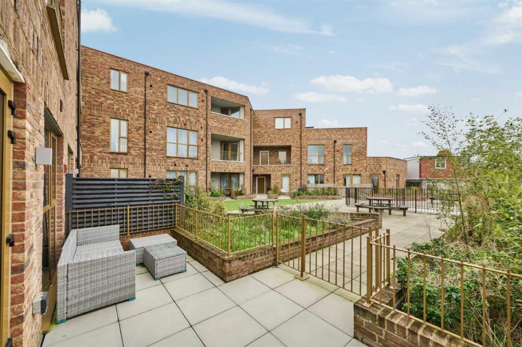 Additional image 7 of Caithness Road, Tooting