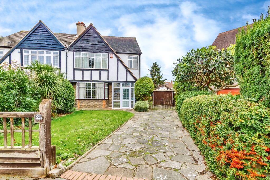 Whitethorn Gardens, Croydon, CR0