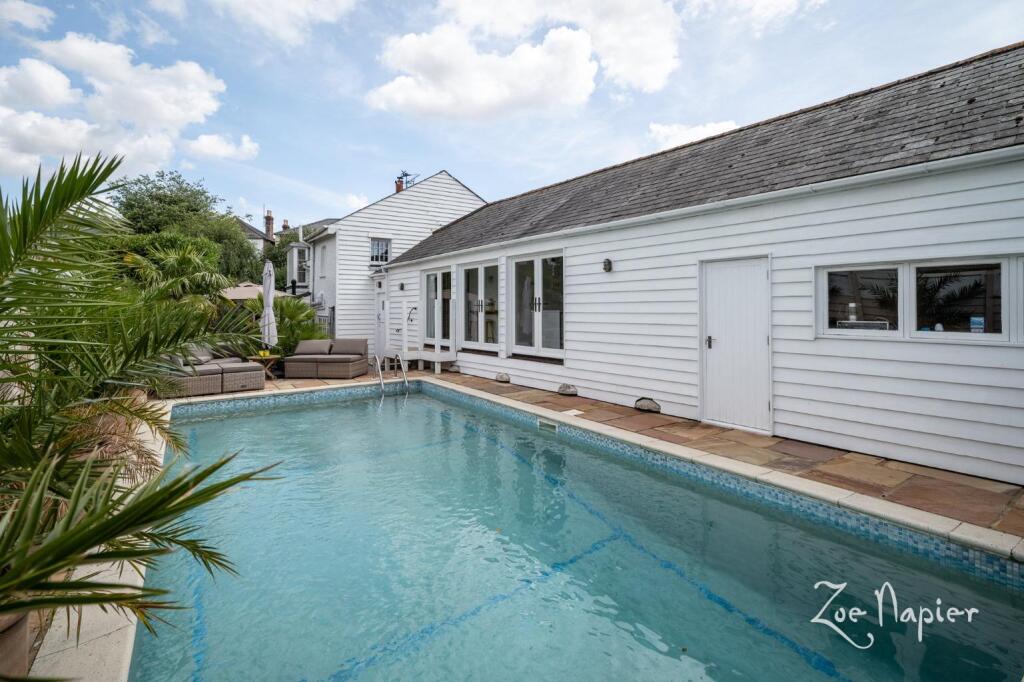 Additional image 2 of Burnham on Crouch