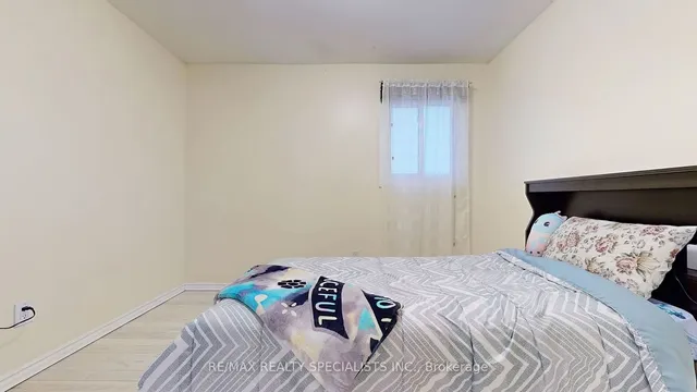 Additional image 29 of 94 Flamingo Cres