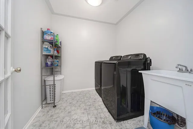 Additional image 29 of 76 Larkspur Rd