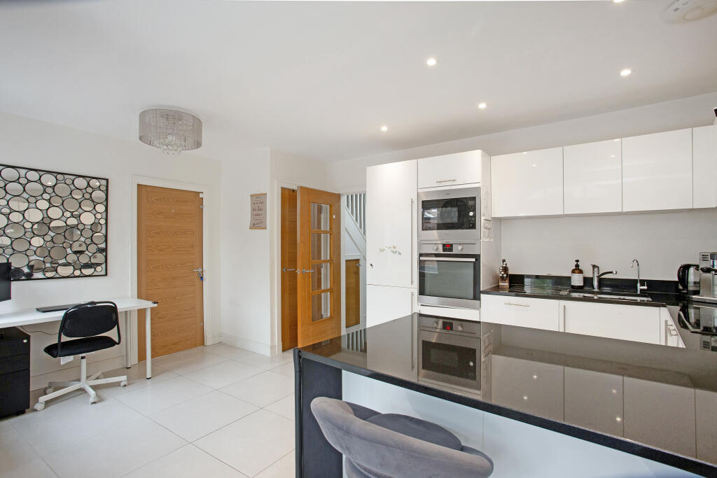 Additional image 13 of Oakgrove, Caterham, CR3