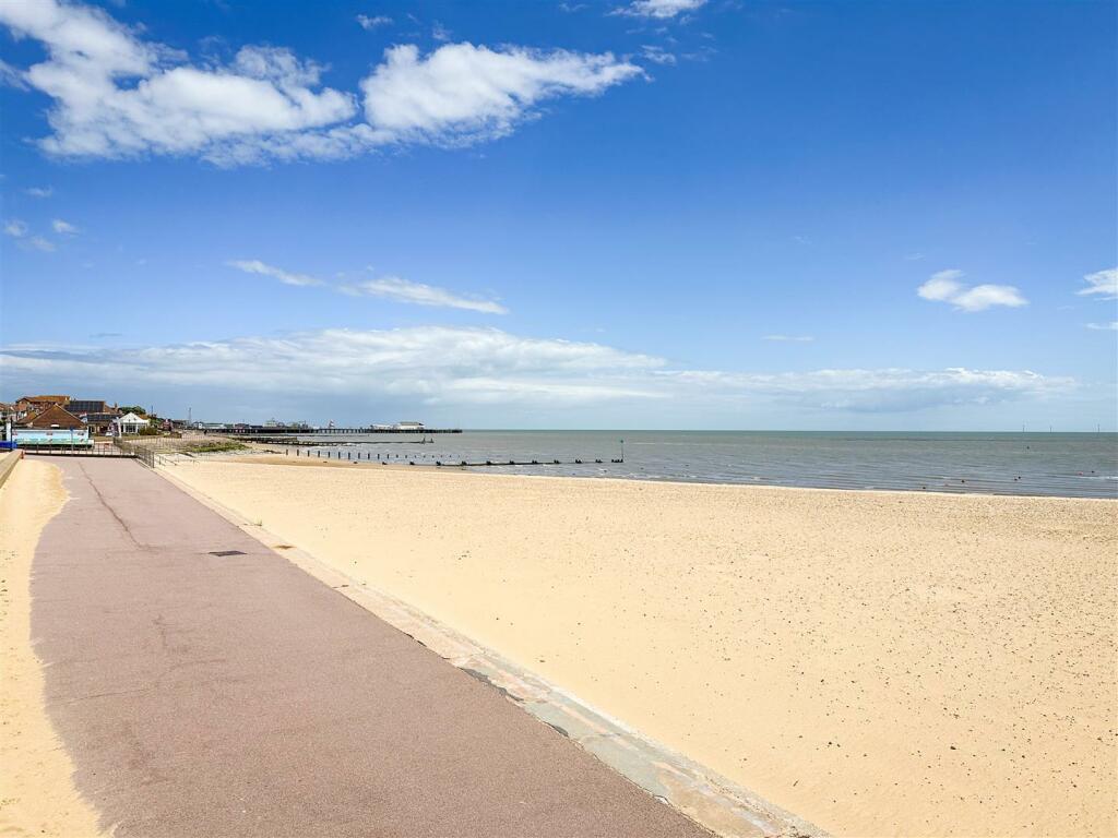 Additional image 4 of Weymouth Close, Clacton-On-Sea