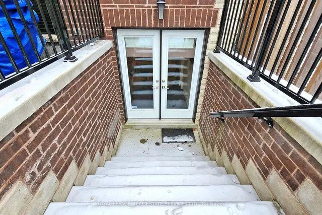 Additional image 39 of 696 Glengrove Ave